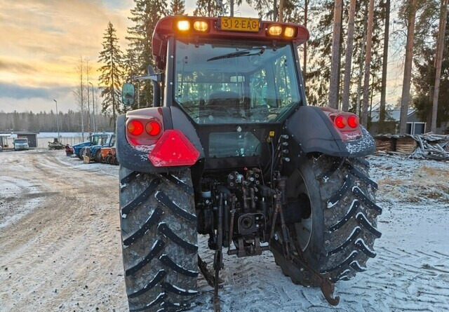 Valtra T190 HiTech etukuormaajalla - Трактор: фото 3 Valtra T190 HiTech etukuormaajalla - Трактор: фото 3