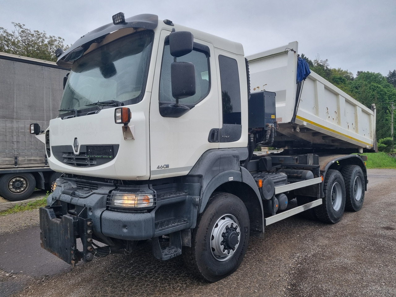 RENAULT KERAX 32.460 6x6 S1 sklápač EURO5 - Самосвал: фото 1 RENAULT KERAX 32.460 6x6 S1 sklápač EURO5 - Самосвал: фото 1