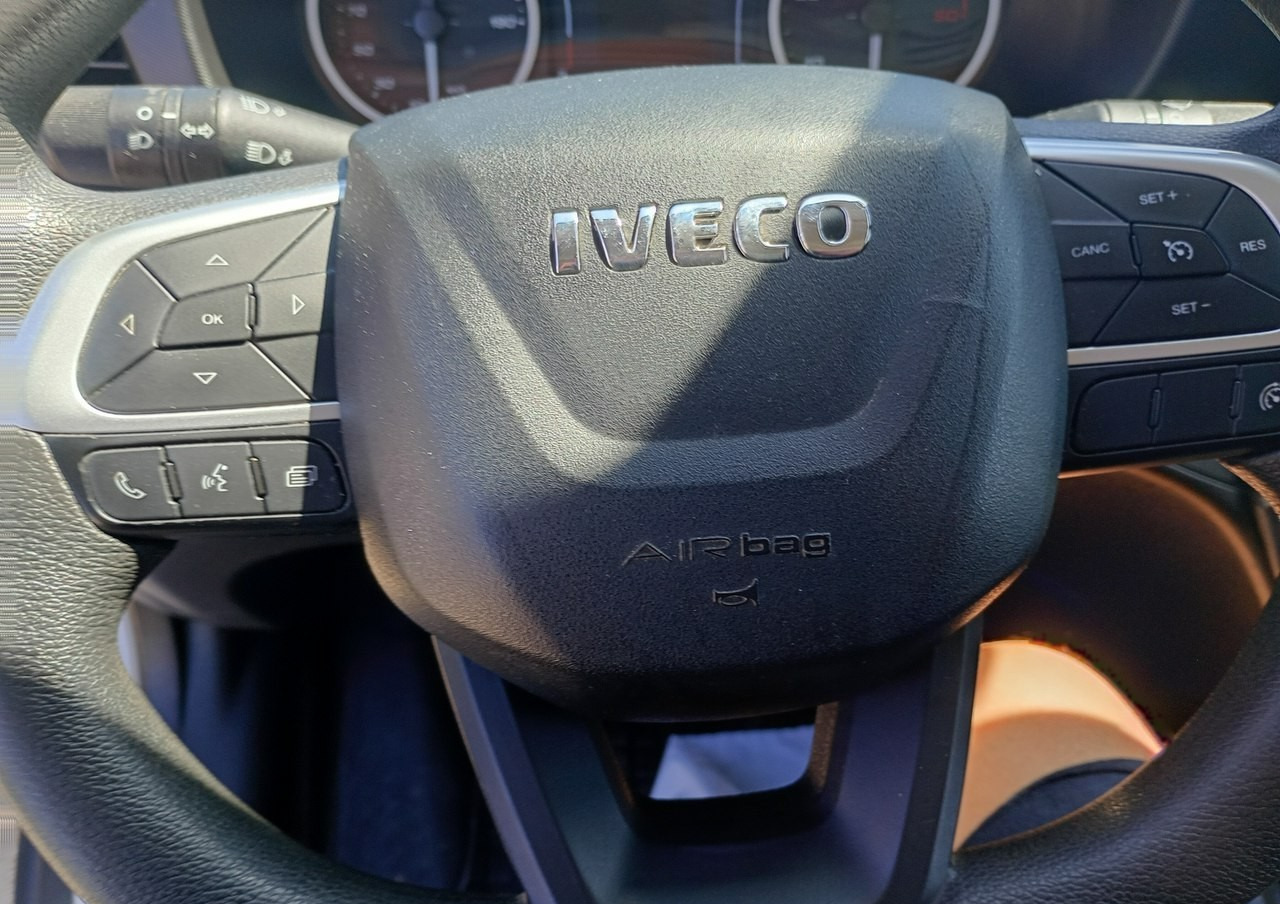 Фургон с закрытым кузовом Iveco 35 Daily 35S14 klima * 3 osobowy *: фото 19