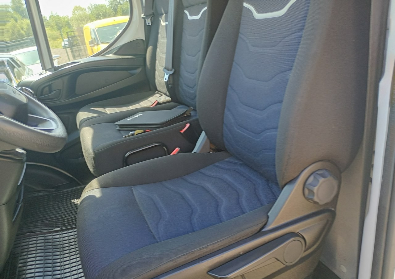 Фургон с закрытым кузовом Iveco 35 Daily 35S14 klima * 3 osobowy *: фото 20