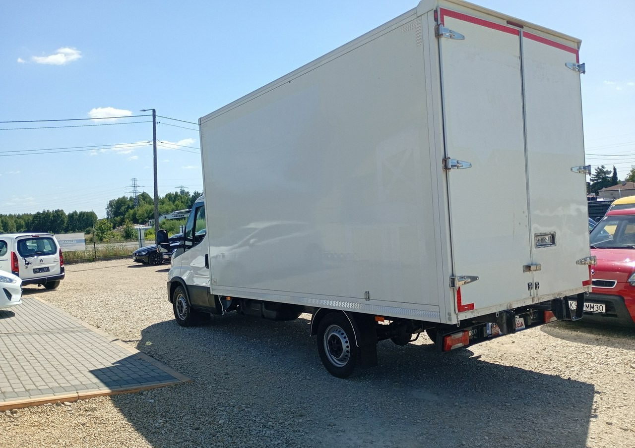 Фургон с закрытым кузовом Iveco 35 Daily 35S14 klima * 3 osobowy *: фото 9