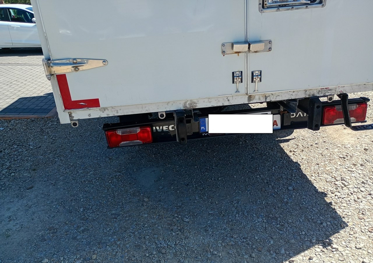 Фургон с закрытым кузовом Iveco 35 Daily 35S14 klima * 3 osobowy *: фото 8