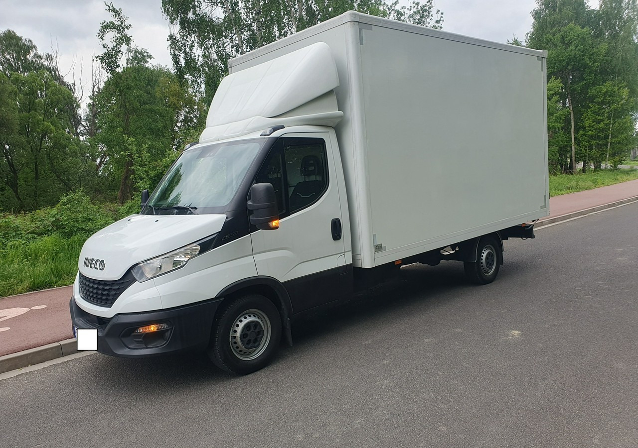 Iveco 35 Daily 35S15 - Фургон с закрытым кузовом: фото 1 Iveco 35 Daily 35S15 - Фургон с закрытым кузовом: фото 1