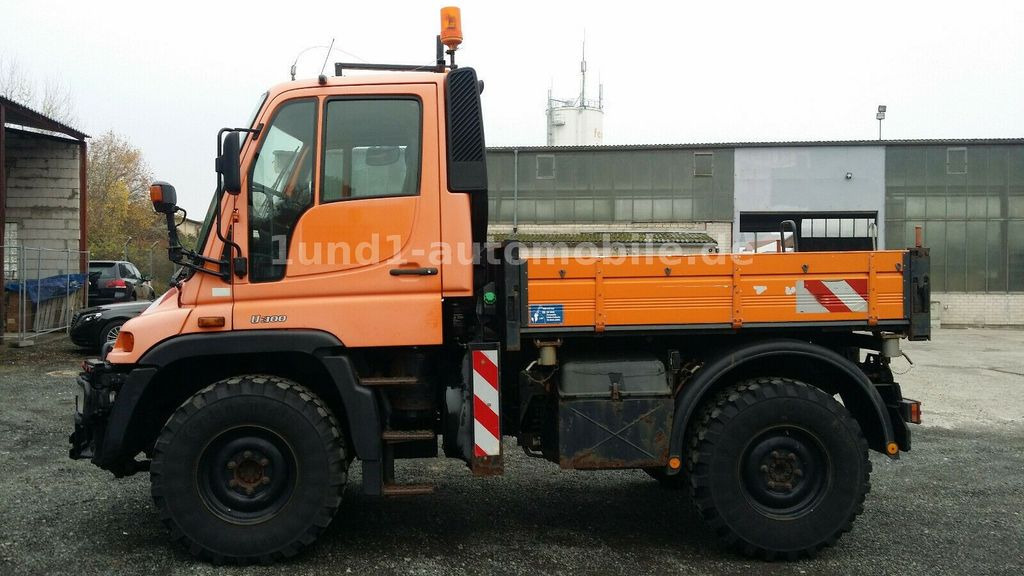 Mercedes-Benz Unimog U 300 Kipper Zugmaschine Kommunalhydraulik U 500 400 U 300 Kipper Zugmaschine Kommunalhydraulik U 500 400 - Коммунальная/ Специальная техника: фото 5 Mercedes-Benz Unimog U 300 Kipper Zugmaschine Kommunalhydraulik U 500 400 U 300 Kipper Zugmaschine Kommunalhydraulik U 500 400 - Коммунальная/ Специальная техника: фото 5
