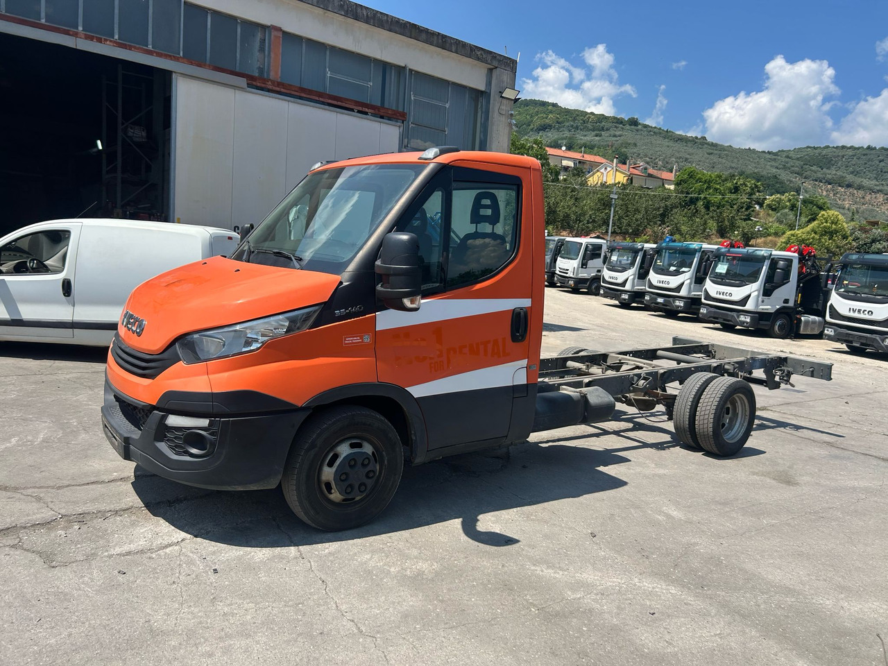 IVECO DAILY 35-140 - Малотоннажный бортовой грузовик: фото 2 IVECO DAILY 35-140 - Малотоннажный бортовой грузовик: фото 2