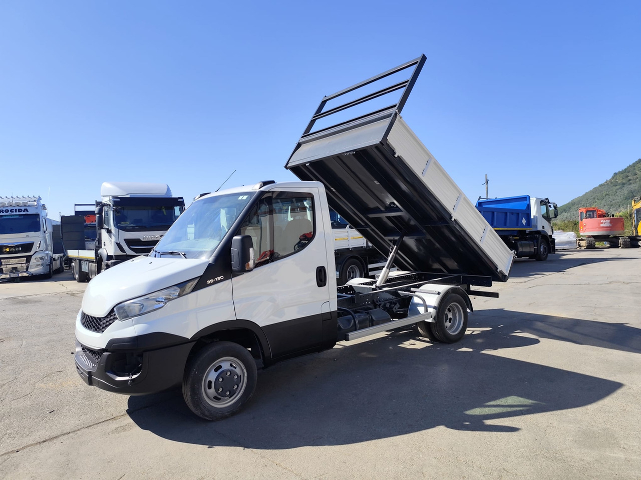 IVECO DAILY 35C13 - Малотоннажный самосвал: фото 3 IVECO DAILY 35C13 - Малотоннажный самосвал: фото 3