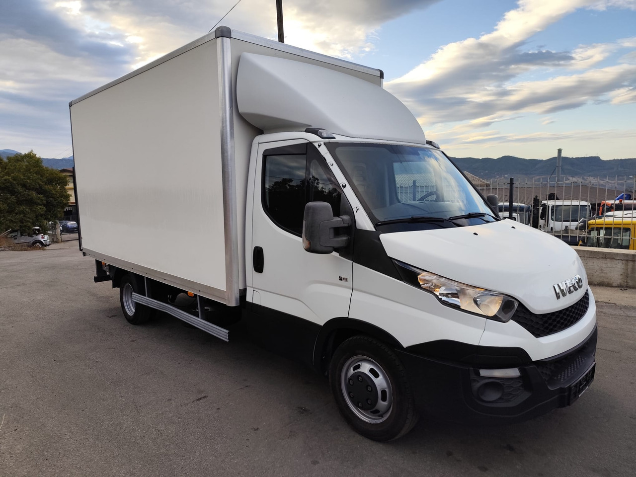 IVECO DAILY 35C15 - Цельнометаллический фургон: фото 4 IVECO DAILY 35C15 - Цельнометаллический фургон: фото 4
