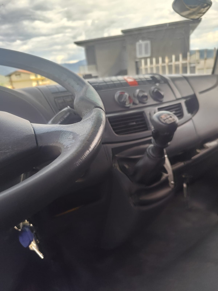 IVECO EUROCARGO 120E28P - Грузовик-шасси: фото 2 IVECO EUROCARGO 120E28P - Грузовик-шасси: фото 2