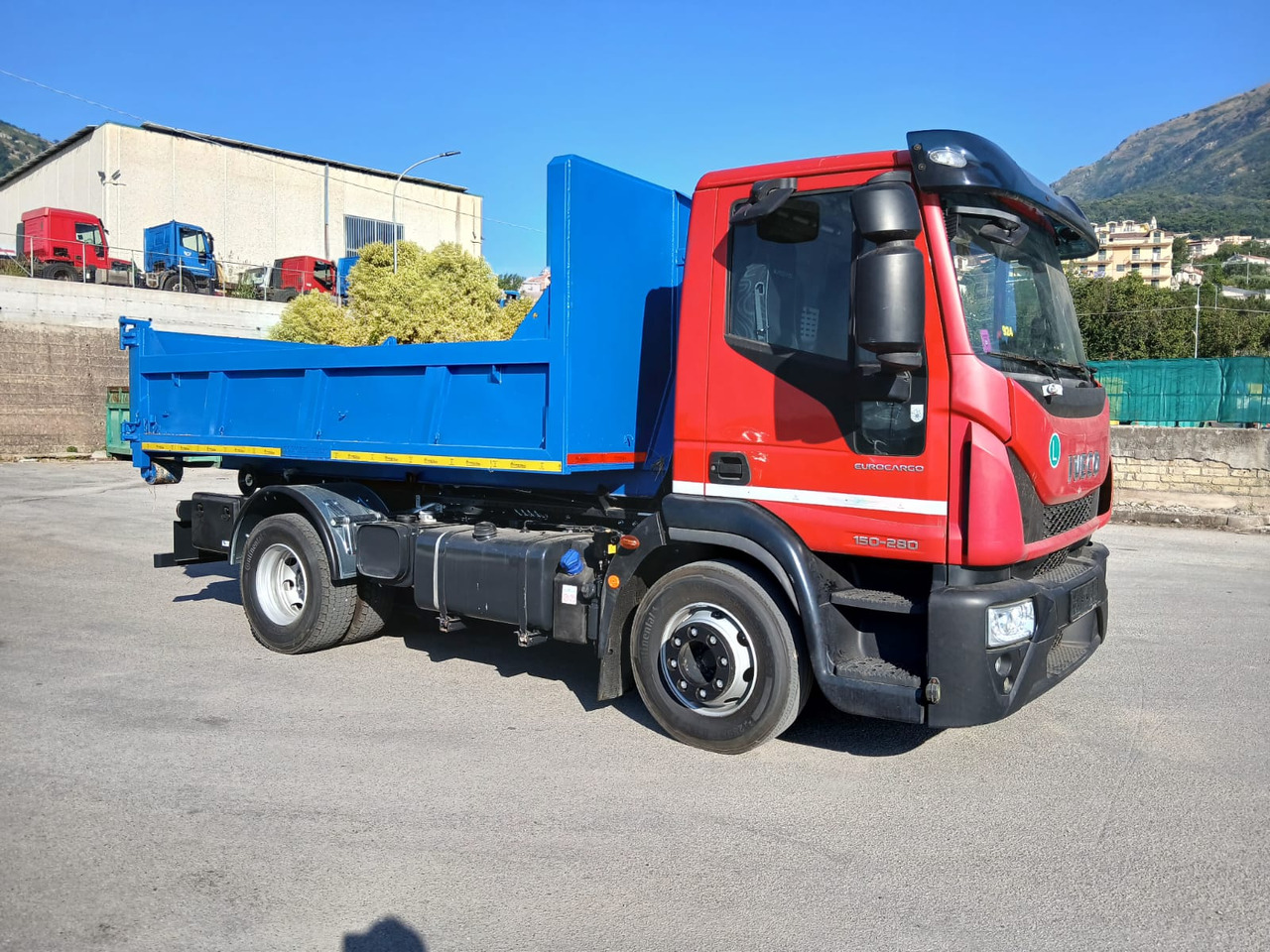 IVECO EUROCARGO 150-280 - Крюковой мультилифт: фото 5 IVECO EUROCARGO 150-280 - Крюковой мультилифт: фото 5