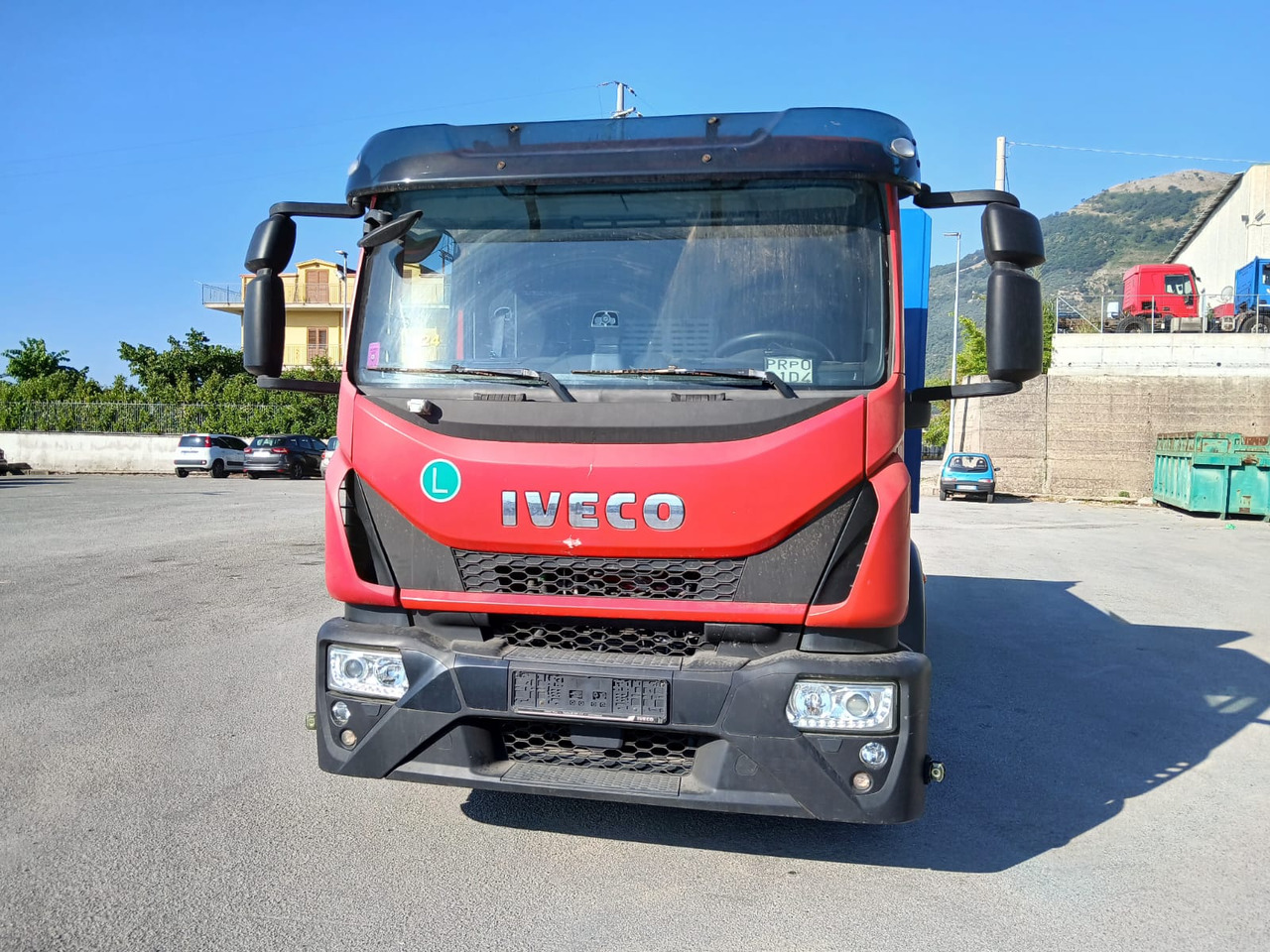 IVECO EUROCARGO 150-280 - Крюковой мультилифт: фото 2 IVECO EUROCARGO 150-280 - Крюковой мультилифт: фото 2