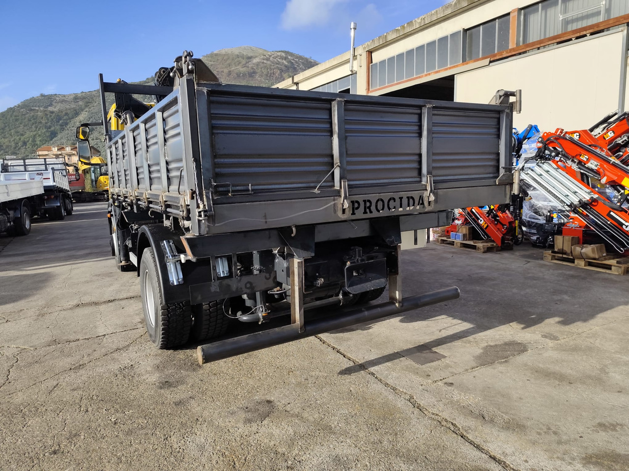 IVECO EUROCARGO 160E30 - Автоманипулятор: фото 2 IVECO EUROCARGO 160E30 - Автоманипулятор: фото 2