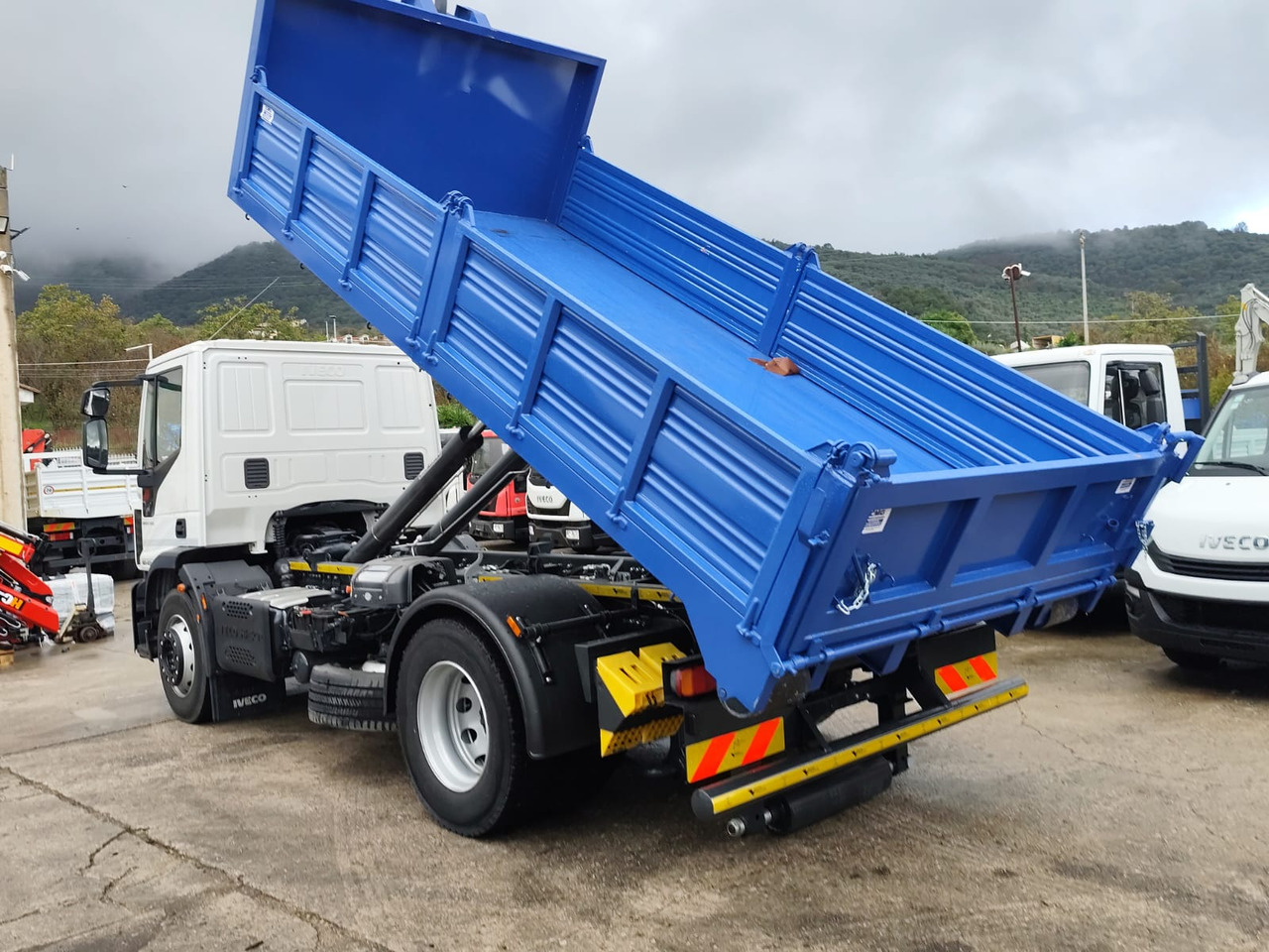 IVECO EUROCARGO 180-250 - Крюковой мультилифт, Автоманипулятор: фото 4 IVECO EUROCARGO 180-250 - Крюковой мультилифт, Автоманипулятор: фото 4