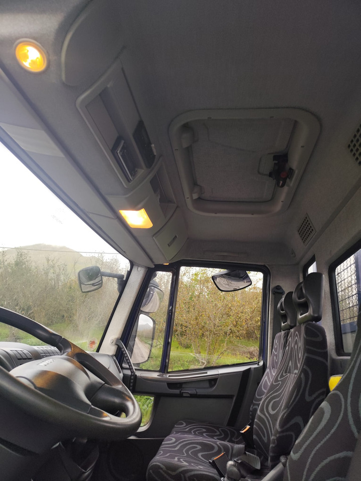 IVECO EUROCARGO 75E18 - Грузовик бортовой/ Платформа: фото 4 IVECO EUROCARGO 75E18 - Грузовик бортовой/ Платформа: фото 4