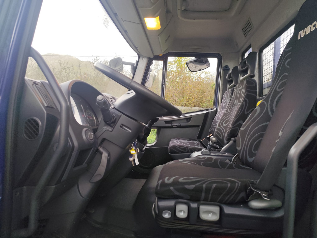 IVECO EUROCARGO 75E18 - Грузовик бортовой/ Платформа: фото 3 IVECO EUROCARGO 75E18 - Грузовик бортовой/ Платформа: фото 3