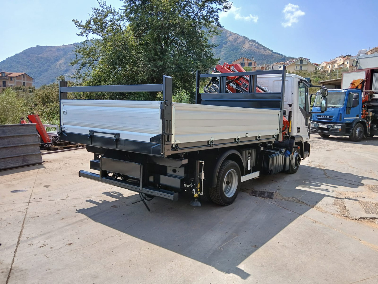 Автоманипулятор, Самосвал IVECO EUROCARGO 80-210: фото 19 Автоманипулятор, Самосвал IVECO EUROCARGO 80-210: фото 19