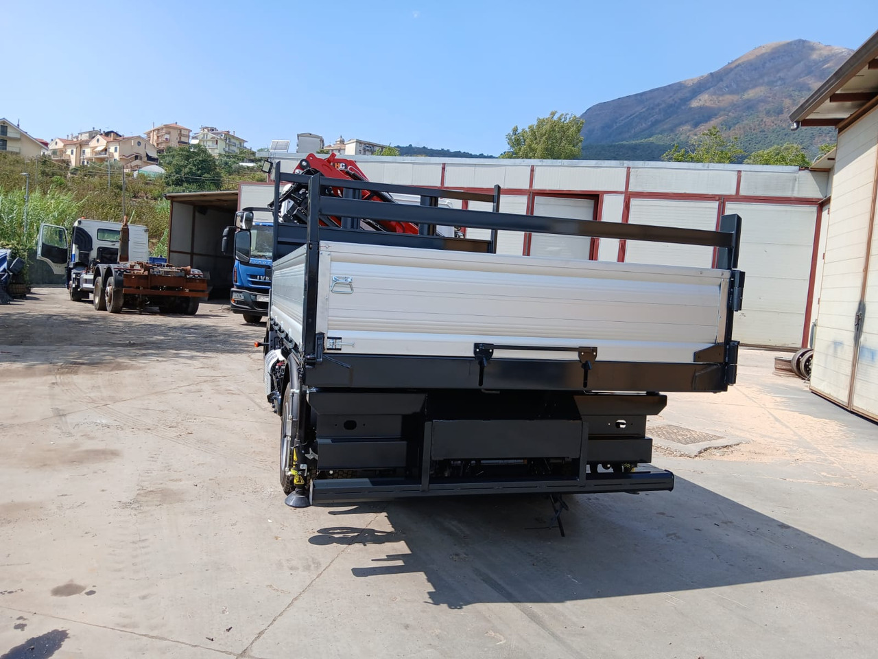 Автоманипулятор, Самосвал IVECO EUROCARGO 80-210: фото 9 Автоманипулятор, Самосвал IVECO EUROCARGO 80-210: фото 9