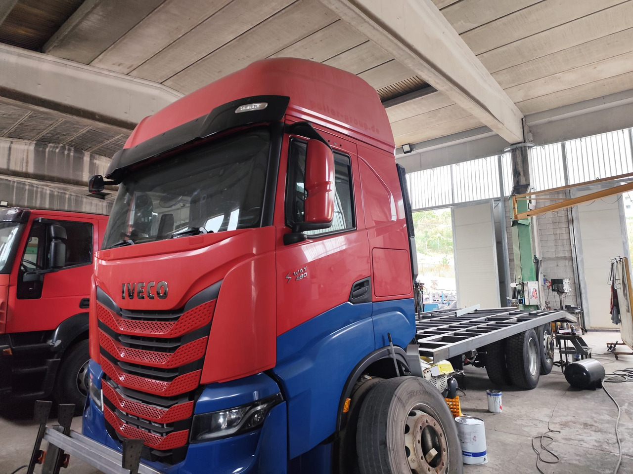 IVECO S-WAY AS260S48 Y - Грузовик бортовой/ Платформа: фото 5 IVECO S-WAY AS260S48 Y - Грузовик бортовой/ Платформа: фото 5