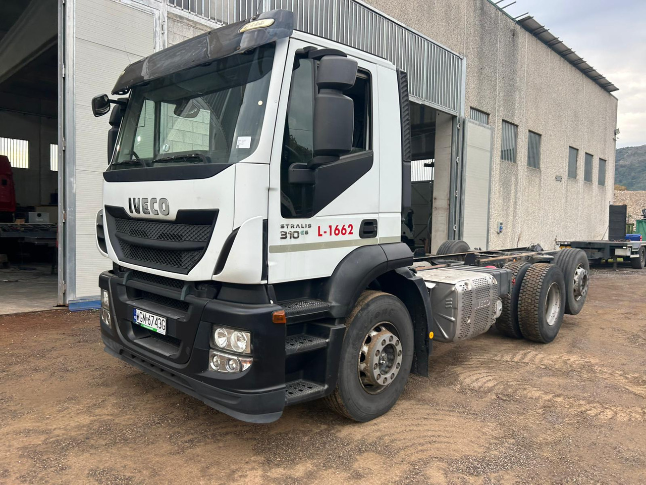 IVECO STRALIS AD 260S31 - Грузовик-шасси: фото 2 IVECO STRALIS AD 260S31 - Грузовик-шасси: фото 2
