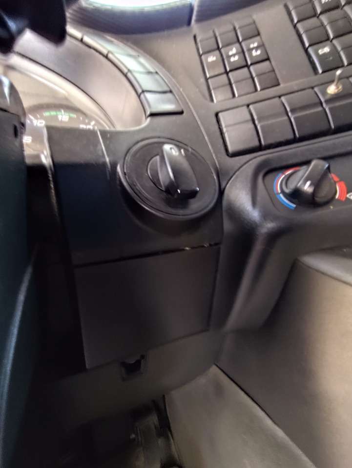 Грузовик-шасси IVECO STRALIS AD 260S31: фото 6