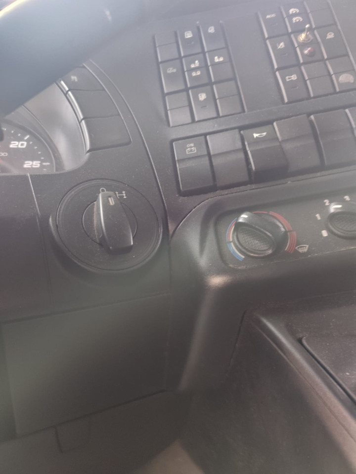 IVECO STRALIS AD 260S31 XP - Грузовик-шасси: фото 5 IVECO STRALIS AD 260S31 XP - Грузовик-шасси: фото 5