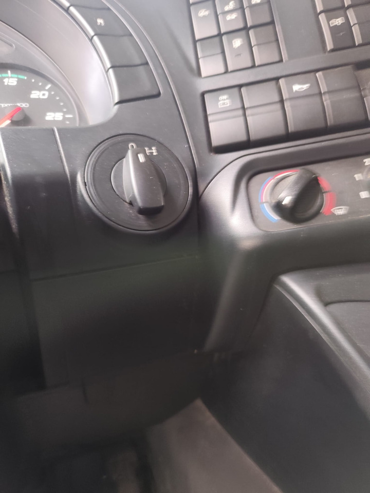 IVECO STRALIS AD 260S31 XP - Грузовик-шасси: фото 3 IVECO STRALIS AD 260S31 XP - Грузовик-шасси: фото 3