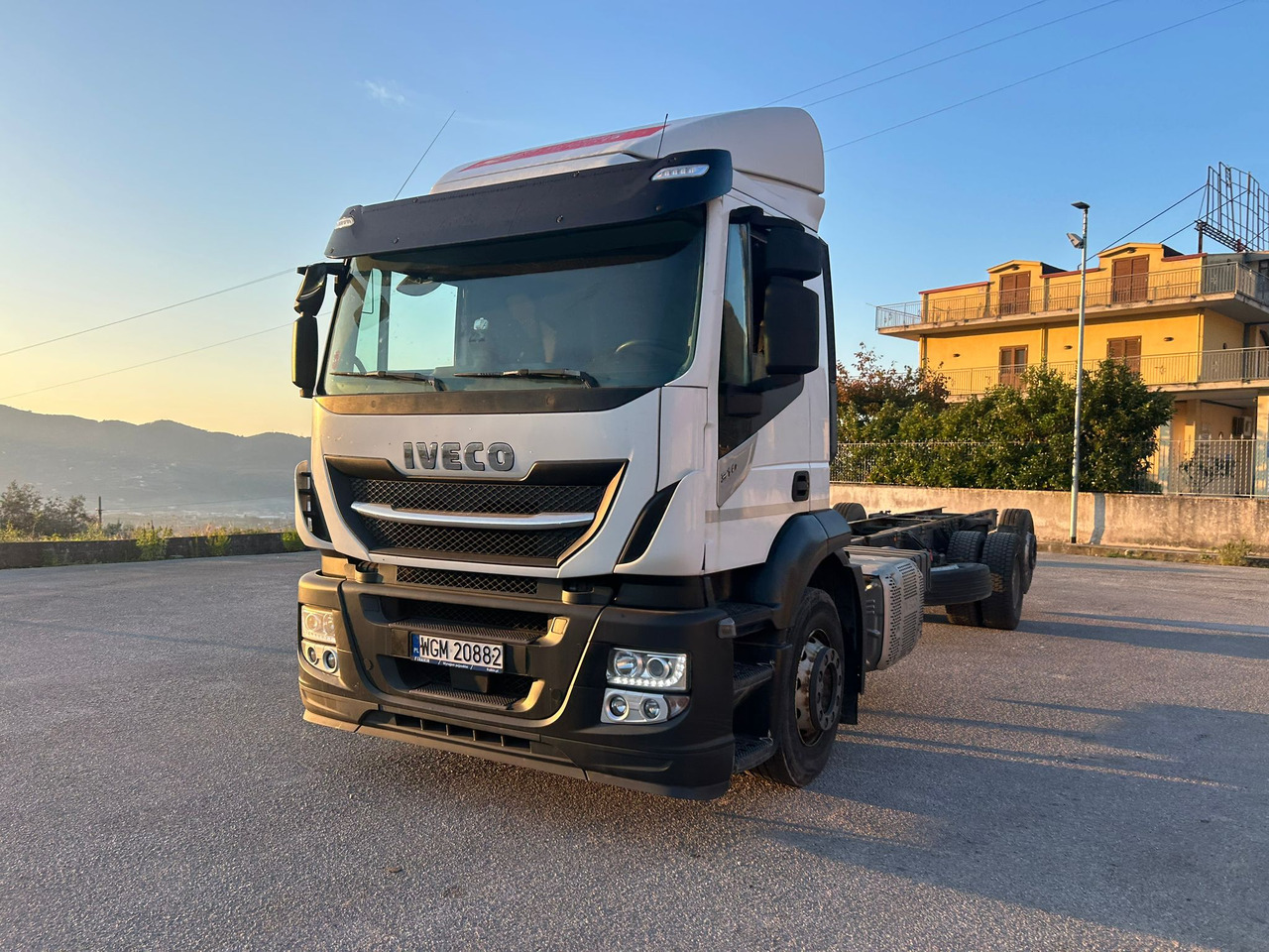 IVECO STRALIS AD 260S31 XP - Грузовик-шасси: фото 1 IVECO STRALIS AD 260S31 XP - Грузовик-шасси: фото 1