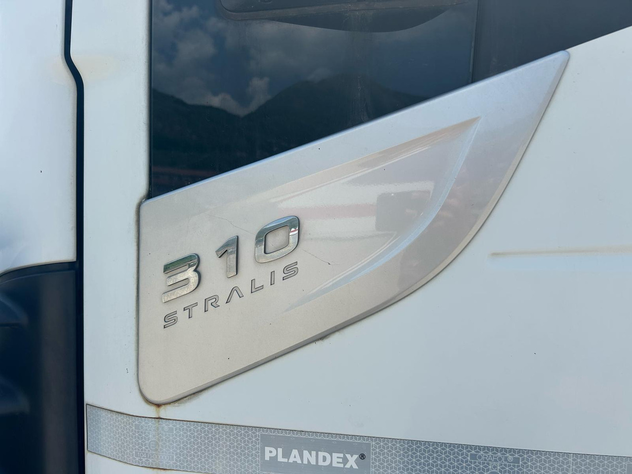 IVECO STRALIS AD 260S31 Y/P - Грузовик-шасси: фото 2 IVECO STRALIS AD 260S31 Y/P - Грузовик-шасси: фото 2