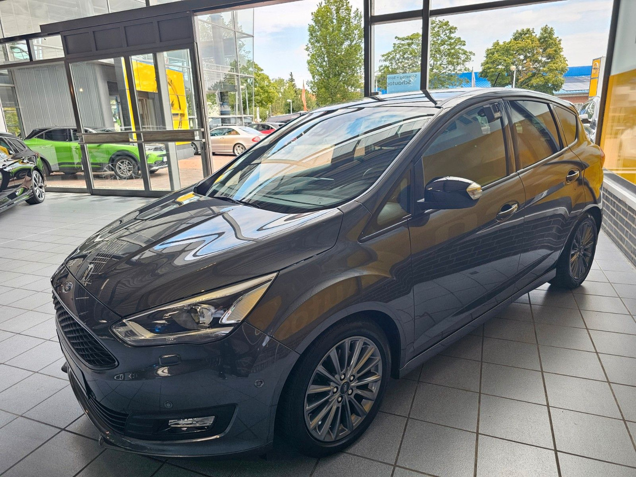 Ford C-MAX 1.5 Sport Automatik Bi-Xenon Navi Standhzg - Пассажирский фургон: фото 4 Ford C-MAX 1.5 Sport Automatik Bi-Xenon Navi Standhzg - Пассажирский фургон: фото 4