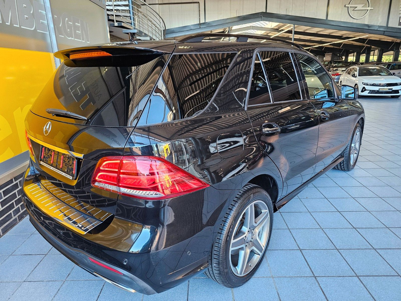 Mercedes-Benz GLE 350 d 4Matic AMG Line - Внедорожник: фото 2 Mercedes-Benz GLE 350 d 4Matic AMG Line - Внедорожник: фото 2