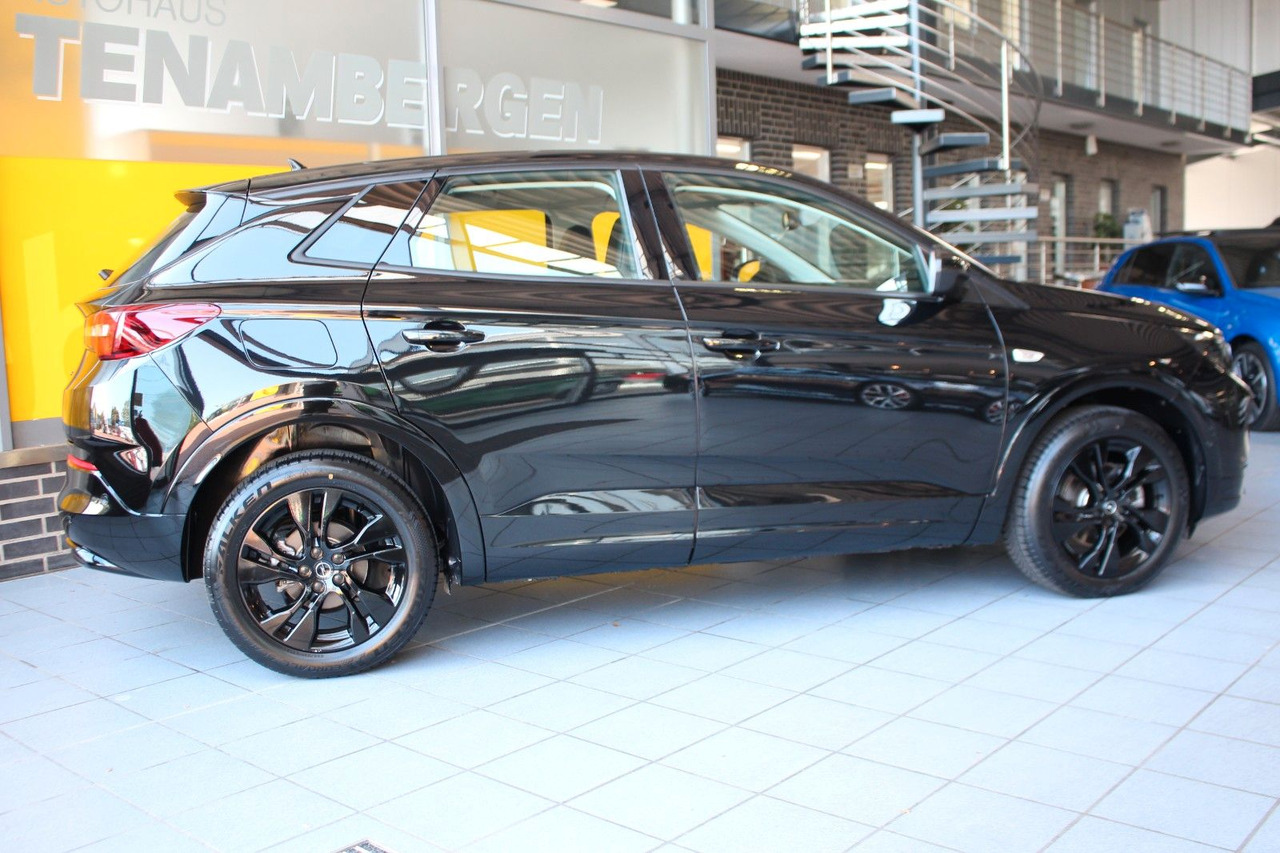 Opel Grandland 1.2 Turbo GS Line LED Kamera Sitzheiz. - Внедорожник: фото 3 Opel Grandland 1.2 Turbo GS Line LED Kamera Sitzheiz. - Внедорожник: фото 3