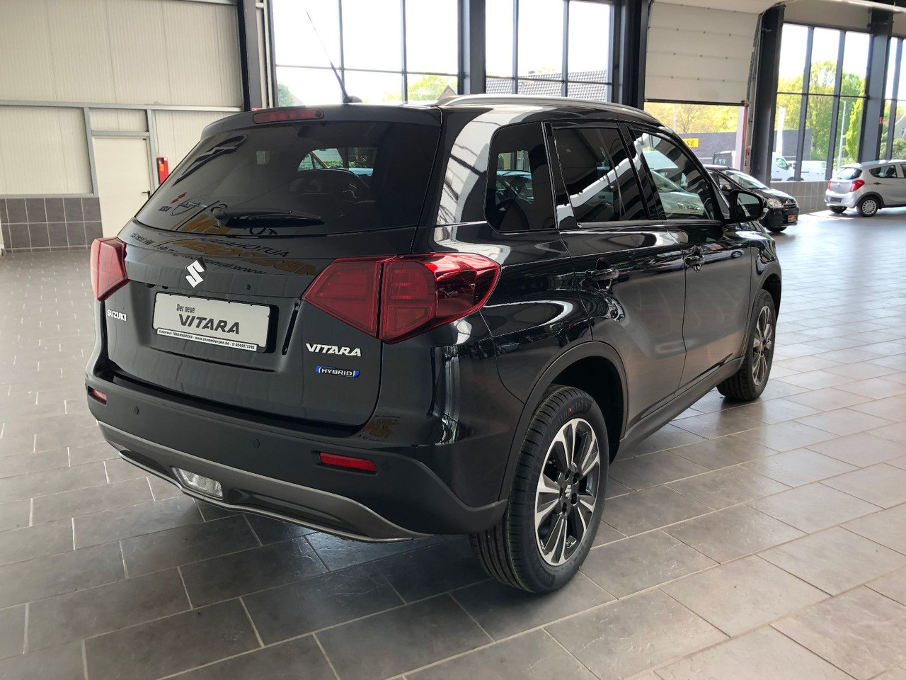 Suzuki Vitara 1.5 Hybrid Comfort+Automatik/ Panor.-Dach - Внедорожник: фото 3 Suzuki Vitara 1.5 Hybrid Comfort+Automatik/ Panor.-Dach - Внедорожник: фото 3
