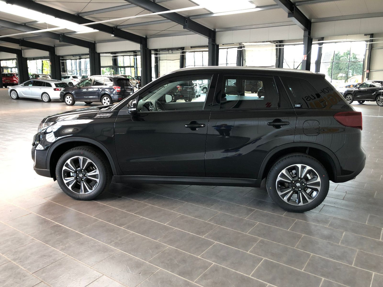 Suzuki Vitara 1.5 Hybrid Comfort+Automatik/ Panor.-Dach - Внедорожник: фото 5 Suzuki Vitara 1.5 Hybrid Comfort+Automatik/ Panor.-Dach - Внедорожник: фото 5