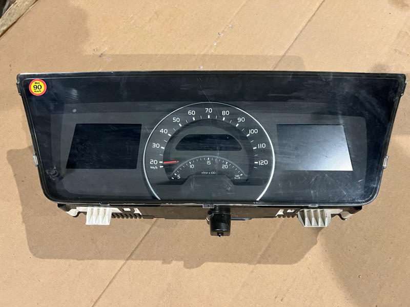 Continental FH4 - Приборная панель: фото 1 Continental FH4 - Приборная панель: фото 1