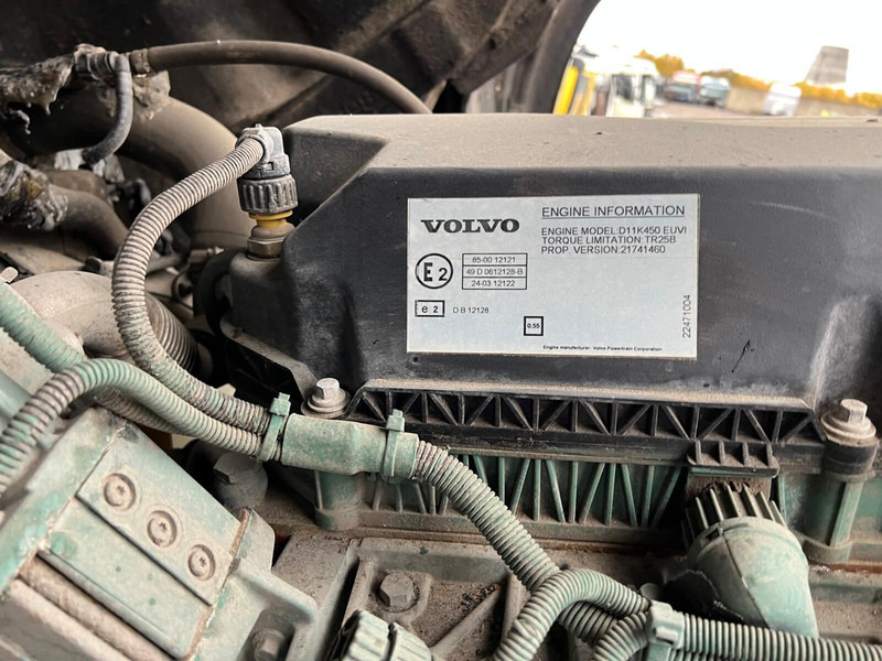 Volvo D11K450 - Двигатель: фото 3 Volvo D11K450 - Двигатель: фото 3