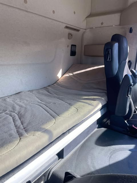 Новый Тягач mercedes-beenz actros: фото 9
