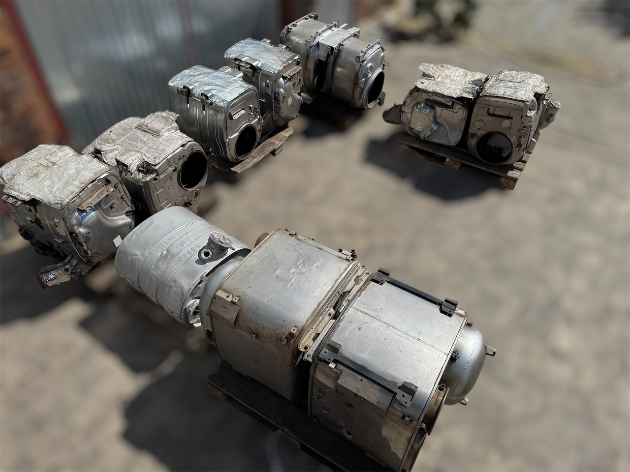 Catalyst exhaust SCR DPF DOC DAF MAN VOLVO SCANIA RENAULT XF 106 XG XG+ TGX TGS FH13 - Катализатор: фото 3 Catalyst exhaust SCR DPF DOC DAF MAN VOLVO SCANIA RENAULT XF 106 XG XG+ TGX TGS FH13 - Катализатор: фото 3