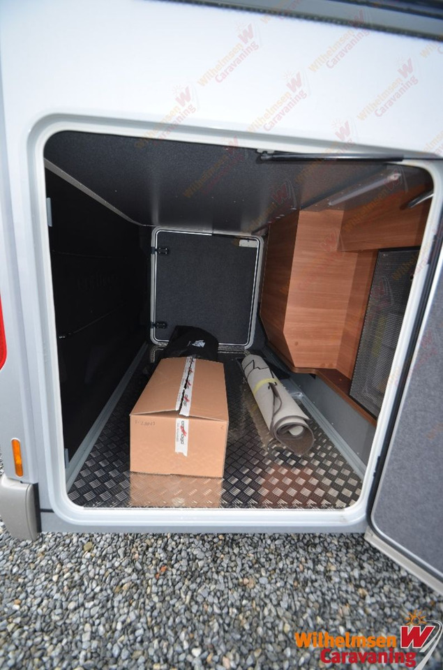 Интегрированный автодом Carthago chic c-line I 4.9 LE L Luftfed X4*2xTV*ALDE*Navi: фото 8