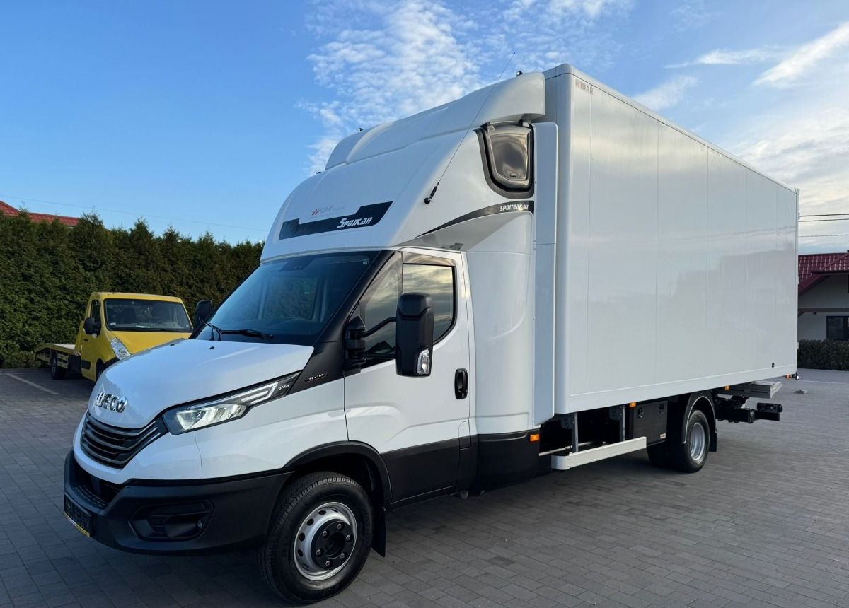 Iveco 72/18 Kontener-Winda 2x Kabina Sypialna IVECO 72C18 Winda Kontener XL Jak Nowe - Фургон с закрытым кузовом: фото 5 Iveco 72/18 Kontener-Winda 2x Kabina Sypialna IVECO 72C18 Winda Kontener XL Jak Nowe - Фургон с закрытым кузовом: фото 5