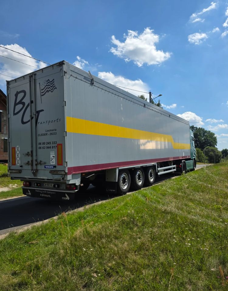 Stas S3-SZ334V - Полуприцеп с подвижным полом: фото 3 Stas S3-SZ334V - Полуприцеп с подвижным полом: фото 3