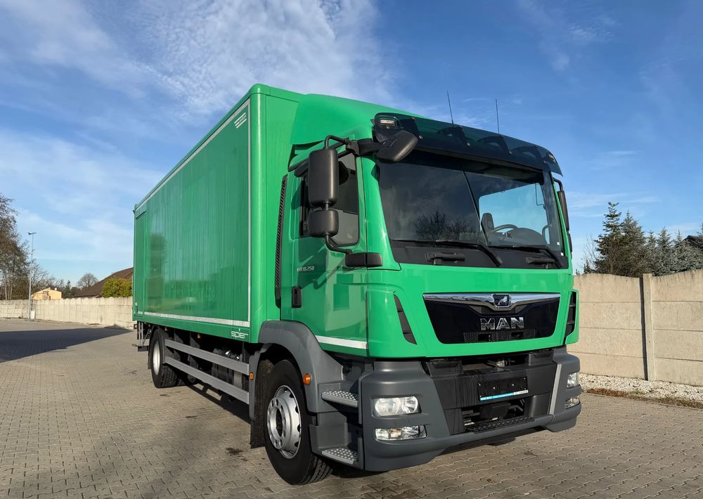 MAN TGM 18.250 Ładownośc 9800 kg - Грузовик с закрытым кузовом: фото 4 MAN TGM 18.250 Ładownośc 9800 kg - Грузовик с закрытым кузовом: фото 4