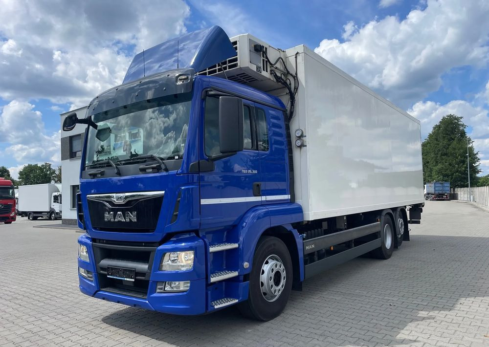 MAN TGS 26.360 CHŁODNIA 8,10m ( 20 europalet ) - Рефрижератор: фото 2 MAN TGS 26.360 CHŁODNIA 8,10m ( 20 europalet ) - Рефрижератор: фото 2