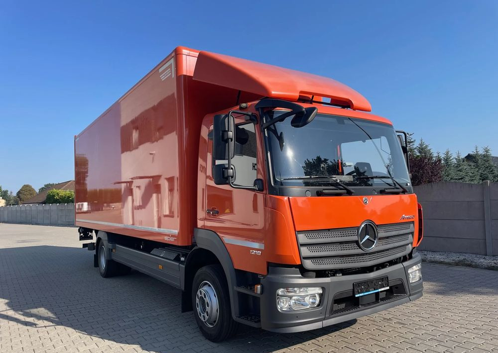Mercedes-Benz ATEGO 1218 - Грузовик с закрытым кузовом: фото 2 Mercedes-Benz ATEGO 1218 - Грузовик с закрытым кузовом: фото 2