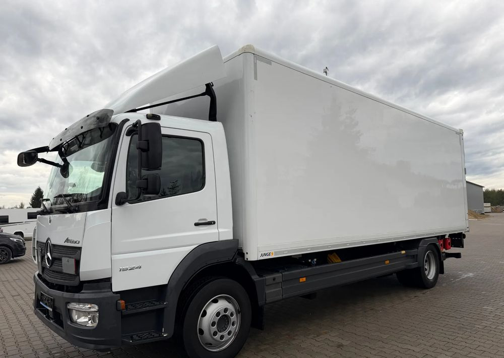 Mercedes-Benz ATEGO 1524 - Грузовик с закрытым кузовом: фото 2 Mercedes-Benz ATEGO 1524 - Грузовик с закрытым кузовом: фото 2