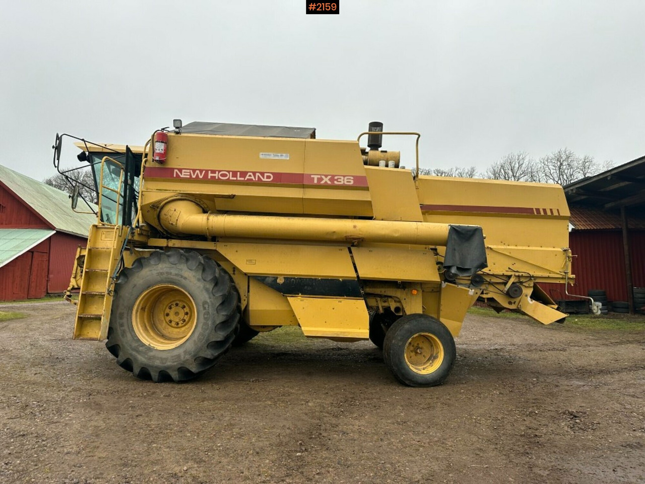 Combine harvester New Holland TX36 20 ft header with wagon (see video) - Зерноуборочный комбайн: фото 3 Combine harvester New Holland TX36 20 ft header with wagon (see video) - Зерноуборочный комбайн: фото 3