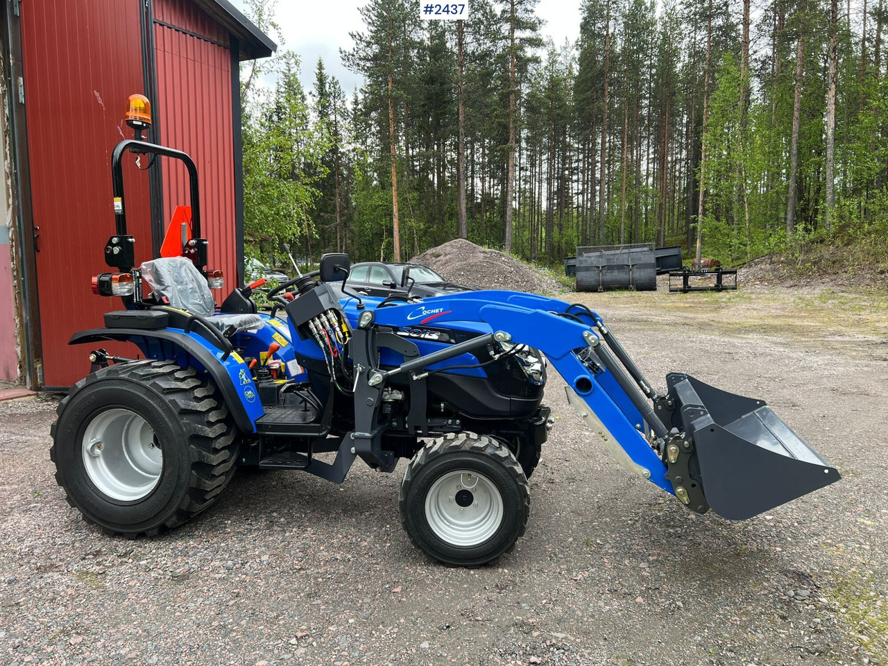 SOLIS 26 Tractor with bucket - Трактор: фото 1 SOLIS 26 Tractor with bucket - Трактор: фото 1