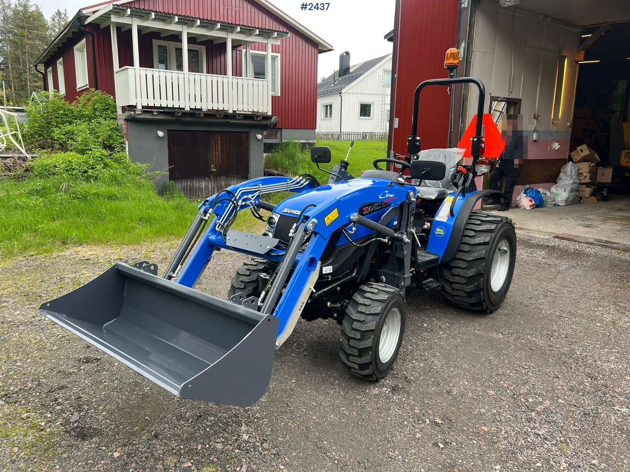 SOLIS 26 Tractor with bucket - Трактор: фото 2 SOLIS 26 Tractor with bucket - Трактор: фото 2