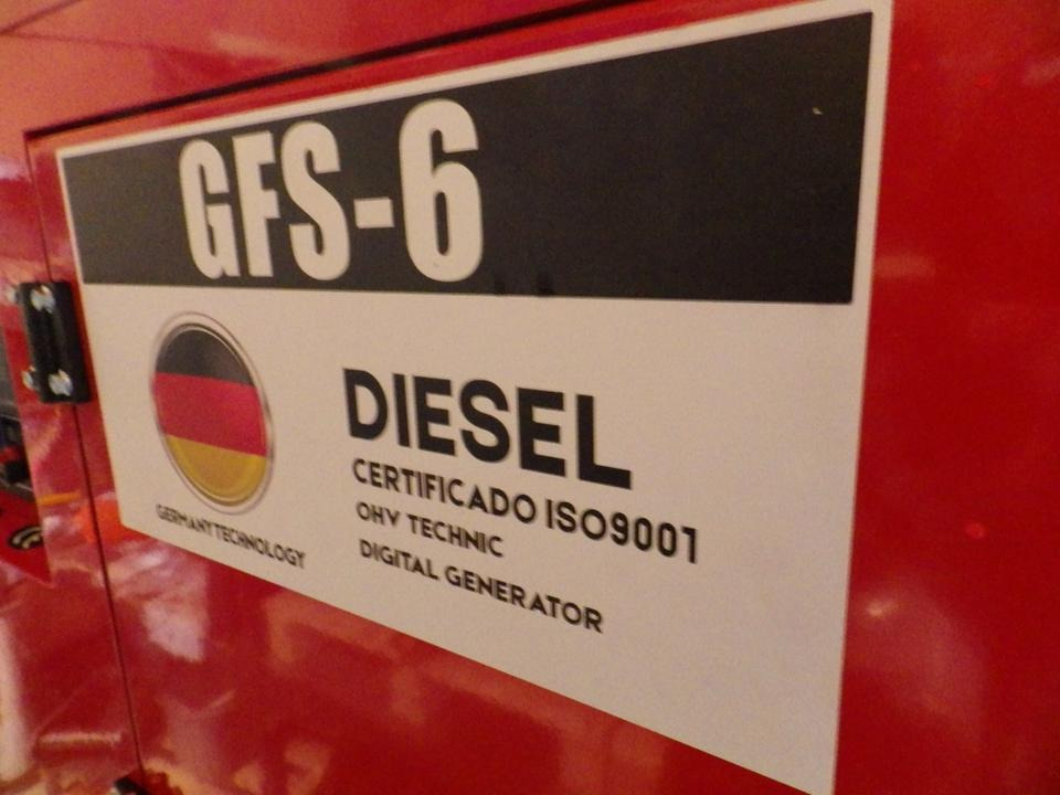 Notstrom Silent Diesel-Generator 6 KW ( €1050,00 netto ) - Электрогенератор: фото 4 Notstrom Silent Diesel-Generator 6 KW ( €1050,00 netto ) - Электрогенератор: фото 4