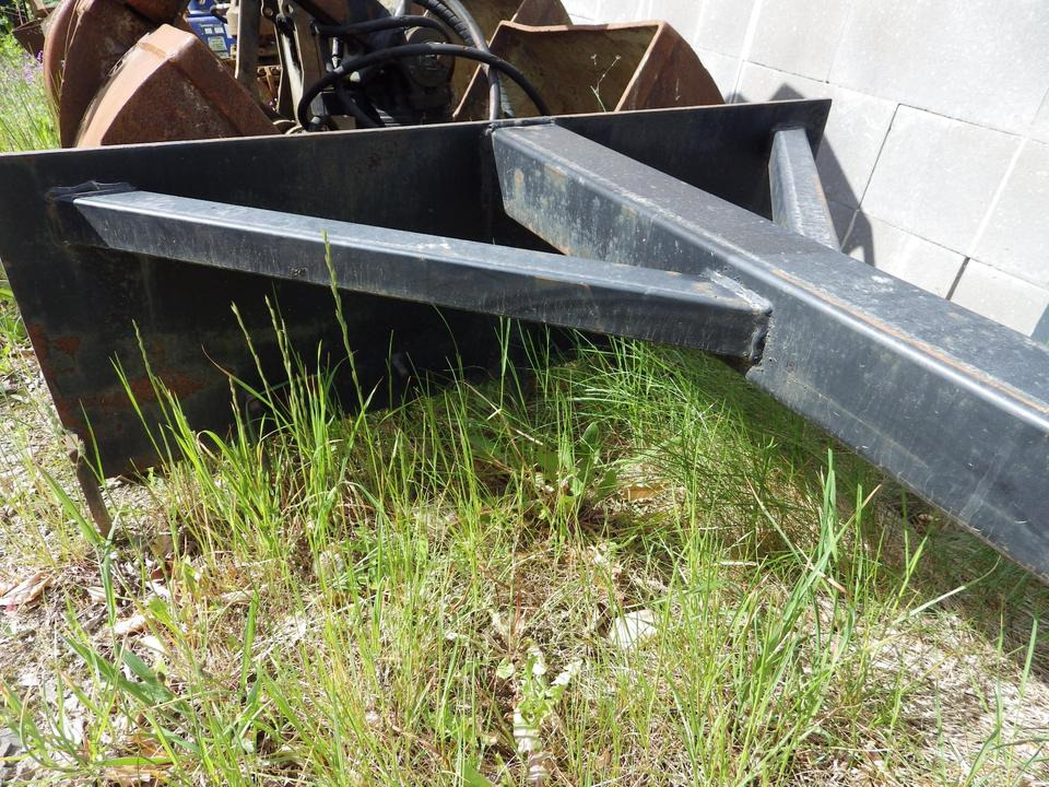 Silokamm  Kornschieber Verlängerung an  Volvo L30 / Cat 906 908 - Техника для силоса: фото 3 Silokamm  Kornschieber Verlängerung an  Volvo L30 / Cat 906 908 - Техника для силоса: фото 3