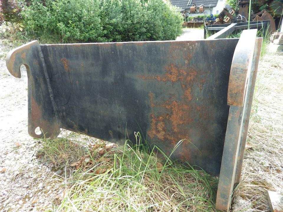 Silokamm  Kornschieber Verlängerung an  Volvo L30 / Cat 906 908 - Техника для силоса: фото 2 Silokamm  Kornschieber Verlängerung an  Volvo L30 / Cat 906 908 - Техника для силоса: фото 2