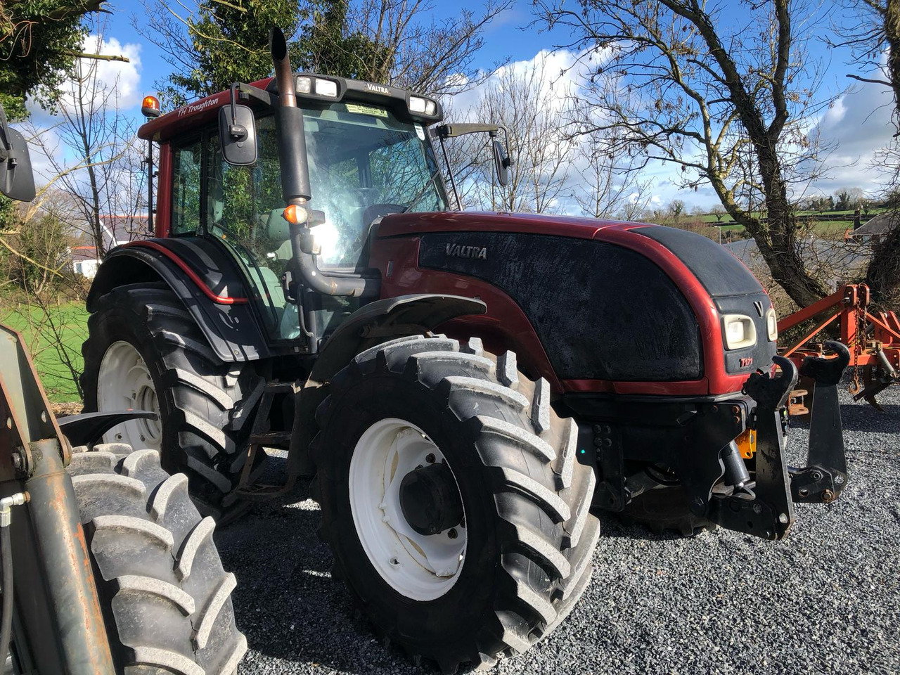 2009 Valtra T171 with front PTO - Трактор: фото 2 2009 Valtra T171 with front PTO - Трактор: фото 2